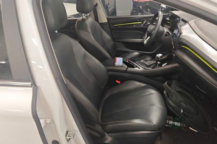 Used Roewe i5 2021 Revised Version 1.5L CVT Diamond Edition Right Front Seat