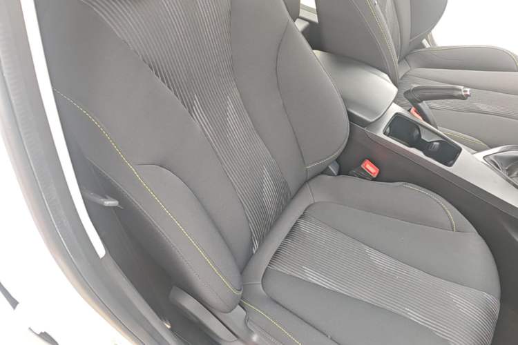 Used Roewe i5 2021 1.5L Manual Platinum Edition Right Front Seat