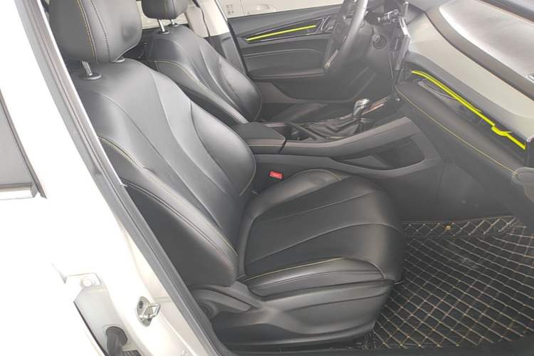 Used Roewe i5 2021 Revised Version 1.5L CVT Diamond Edition Right Front Seat