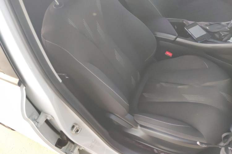 Used Roewe i5 2021 1.5L CVT Platinum Edition Right Front Seat