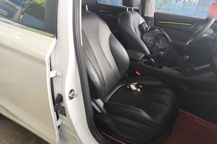 Used Roewe i5 2021 1.5L Manual Diamond Edition Right Front Seat
