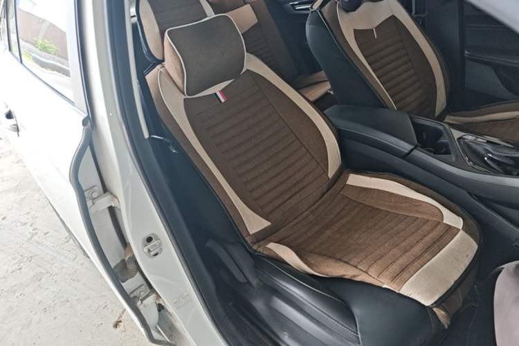 Used Roewe i5 2021 1.5L CVT Diamond Edition Right Front Seat