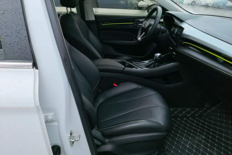 Used Roewe i5 2021 1.5L CVT Diamond Edition Right Front Seat