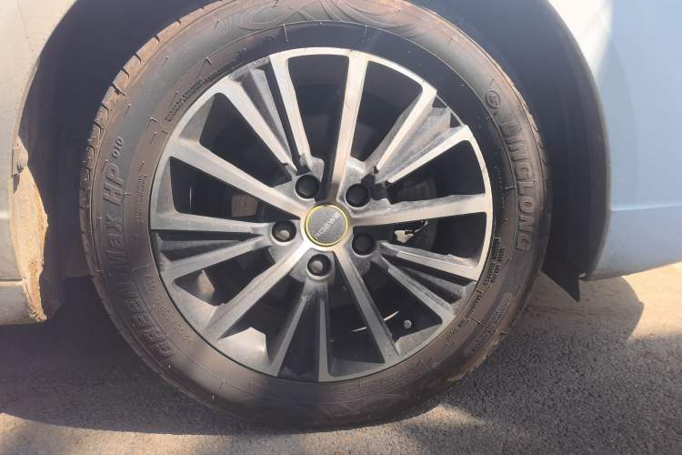 Used Roewe i5 2021 1.5L Manual Diamond Edition Right Front Wheel Hub