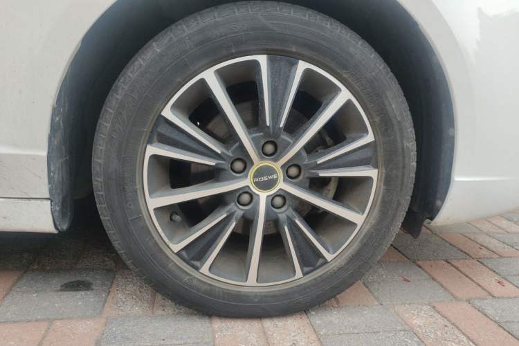 Used Roewe i5 2021 1.5L Manual Diamond Edition Right Front Wheel Hub