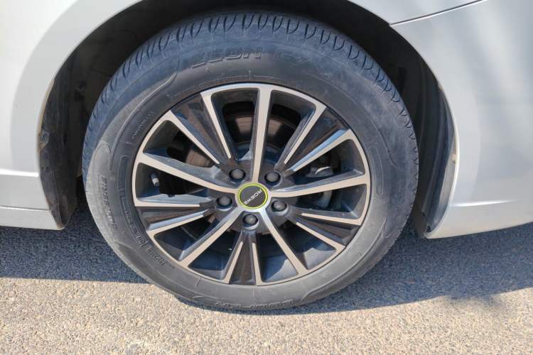 Used Roewe i5 2021 1.5L CVT Diamond Edition Right Front Wheel Hub