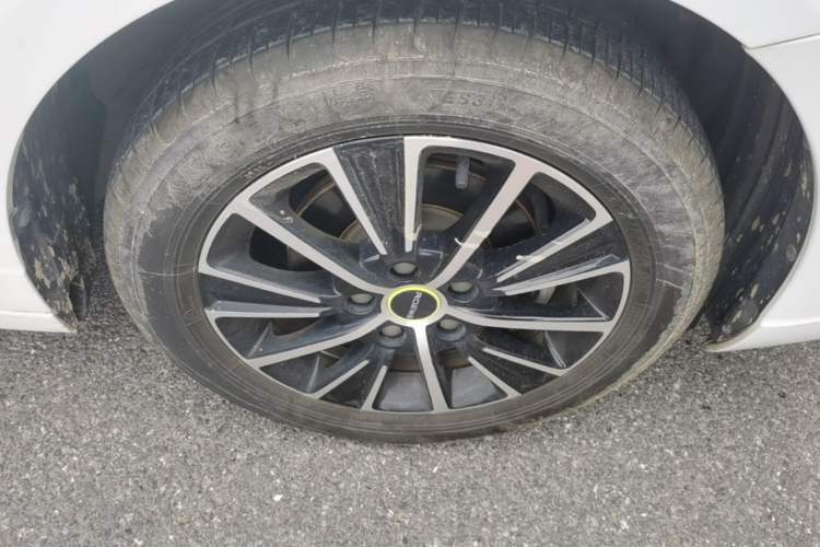 Used Roewe i5 2021 1.5L CVT Platinum Edition Right Front Wheel Hub