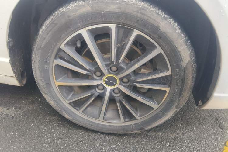 Used Roewe i5 2021 1.5L Manual Platinum Edition Right Front Wheel Hub