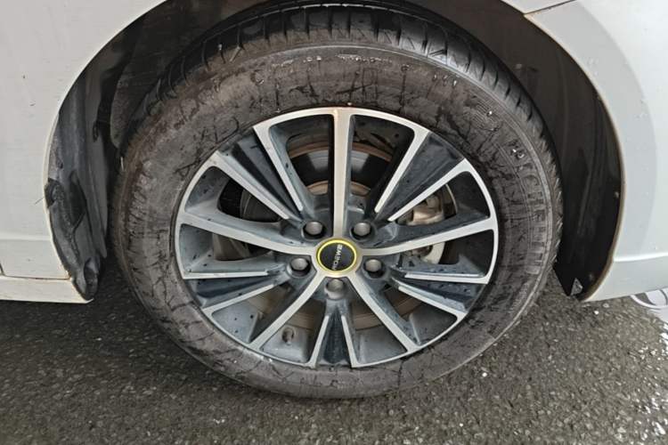 Used Roewe i5 2021 1.5L CVT Diamond Edition Right Front Wheel Hub