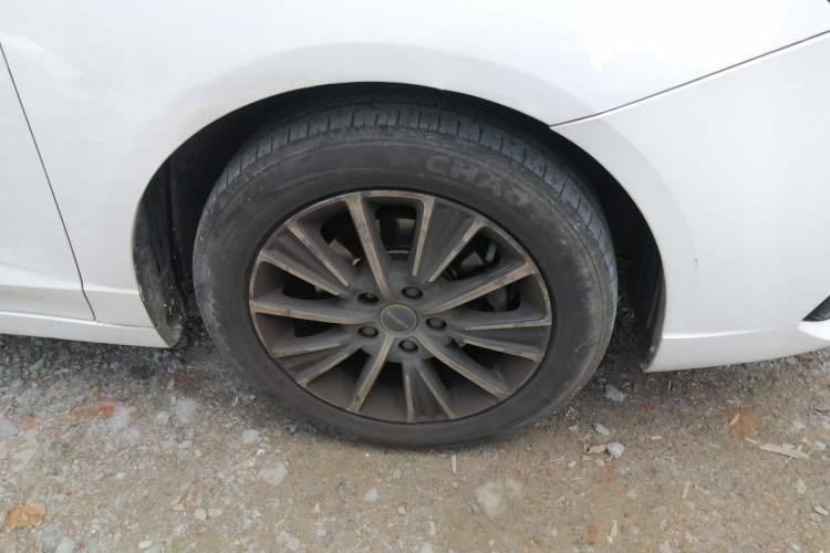 Used Roewe i5 2021 Revised Version 1.5L CVT Diamond Edition Right Front Wheel Hub