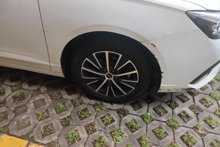 Used Roewe i5 2021 1.5L Manual Platinum Edition Right Front Wheel Hub