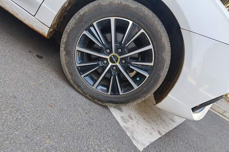 Used Roewe i5 2021 1.5L CVT Diamond Edition Right Front Wheel Hub