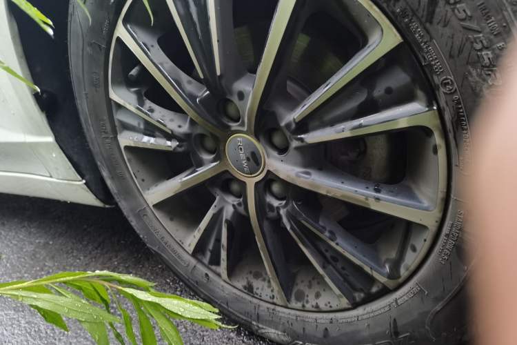 Used Roewe i5 2021 1.5L CVT Starry Edition Right Front Wheel Hub