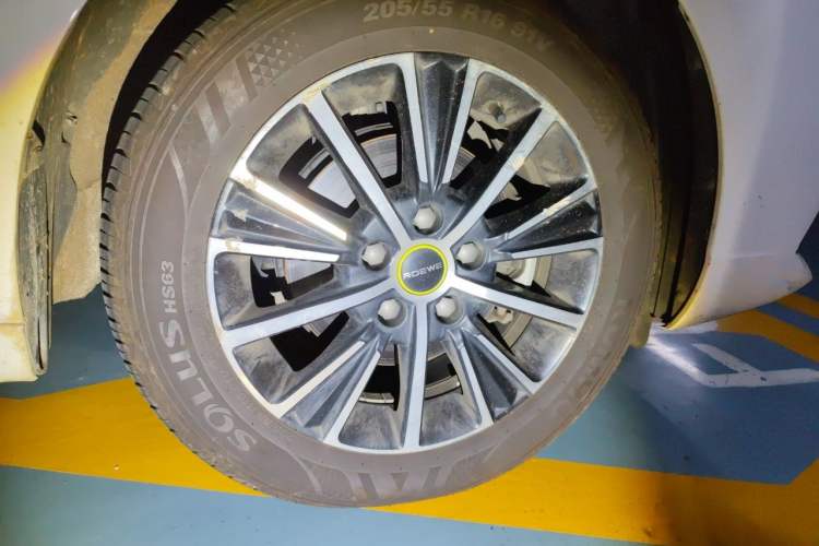 Used Roewe i5 2021 1.5L CVT Platinum Edition Right Front Wheel Hub
