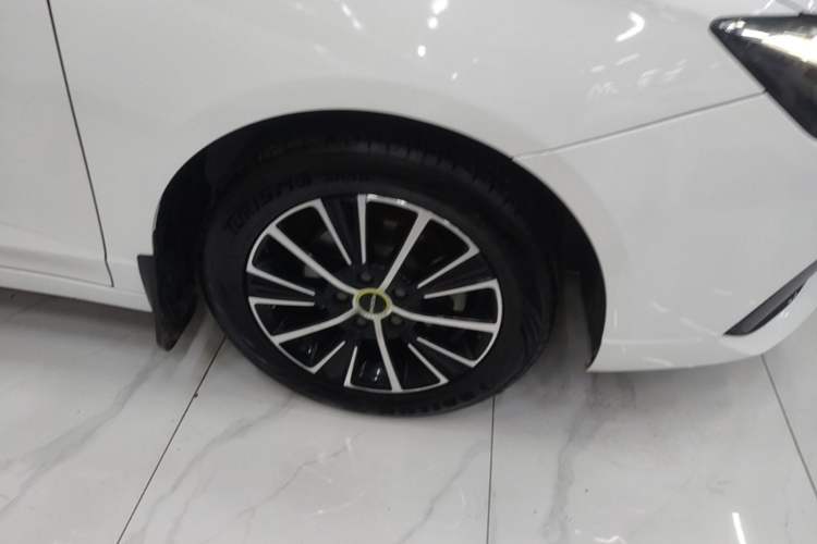 Used Roewe i5 2021 1.5L CVT Diamond Edition Right Front Wheel Hub