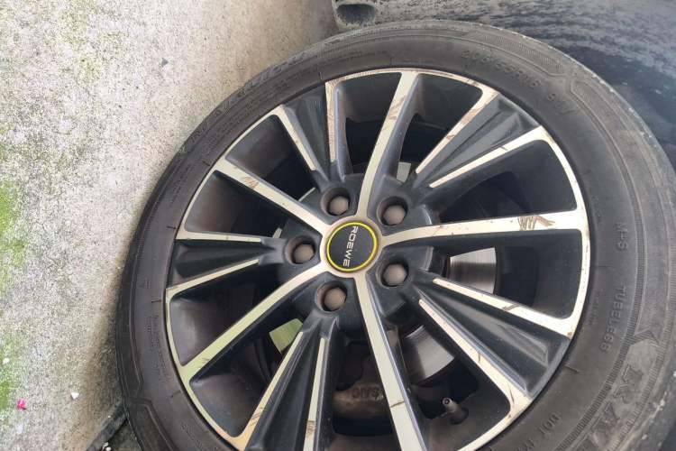 Used Roewe i5 2021 1.5L CVT Platinum Edition Right Front Wheel Hub