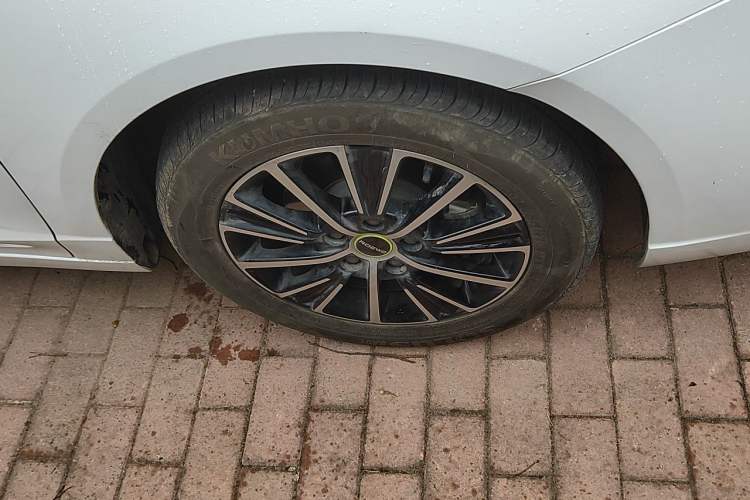 Used Roewe i5 2021 1.5L CVT Diamond Edition Right Front Wheel Hub