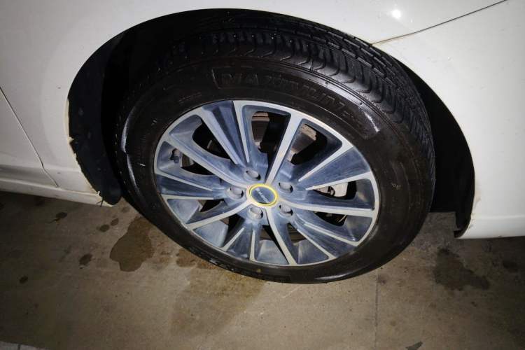 Used Roewe i5 2021 1.5L CVT Diamond Edition Right Front Wheel Hub