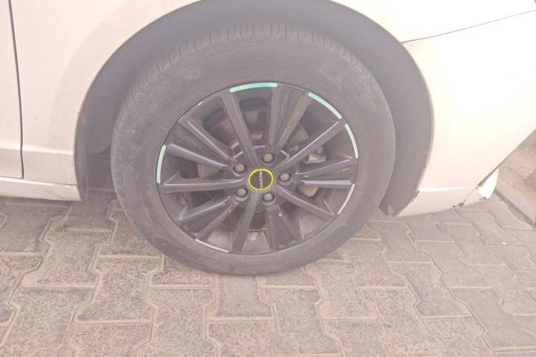 Used Roewe i5 2021 Revised Version 1.5L CVT Diamond Edition Right Front Wheel Hub