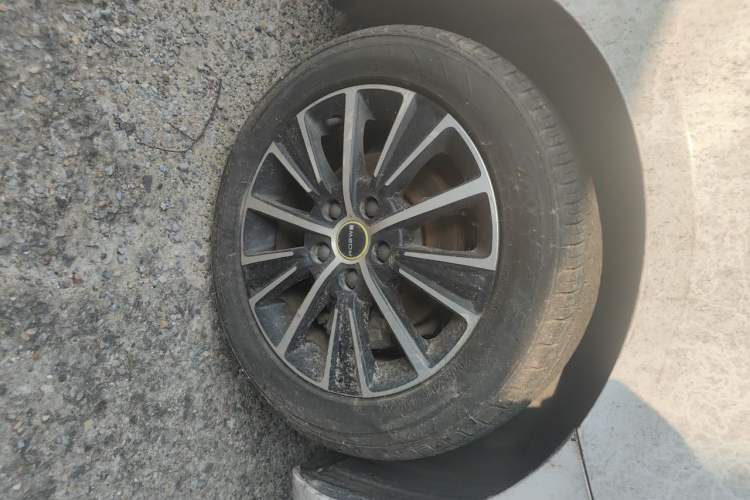 Used Roewe i5 2021 1.5L CVT Platinum Edition Right Front Wheel Hub