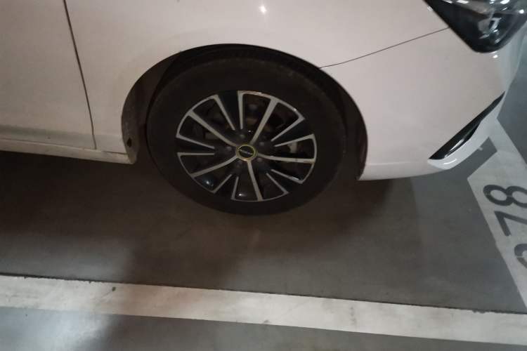 Used Roewe i5 2021 1.5L CVT Diamond Edition Right Front Wheel Hub