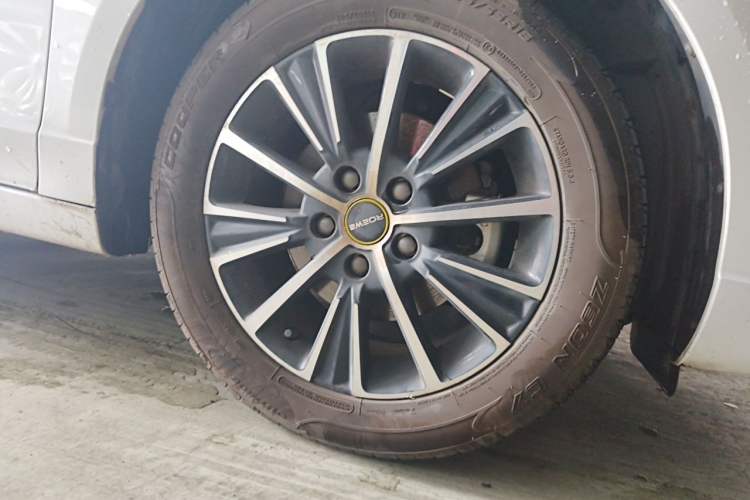 Used Roewe i5 2021 1.5L CVT Platinum Edition Right Front Wheel Hub