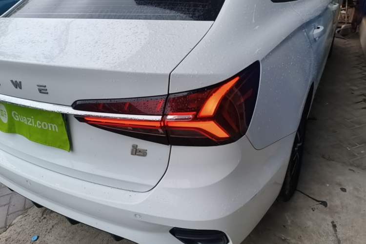 Used Roewe i5 2021 1.5L CVT Platinum Edition Right Rear Taillight