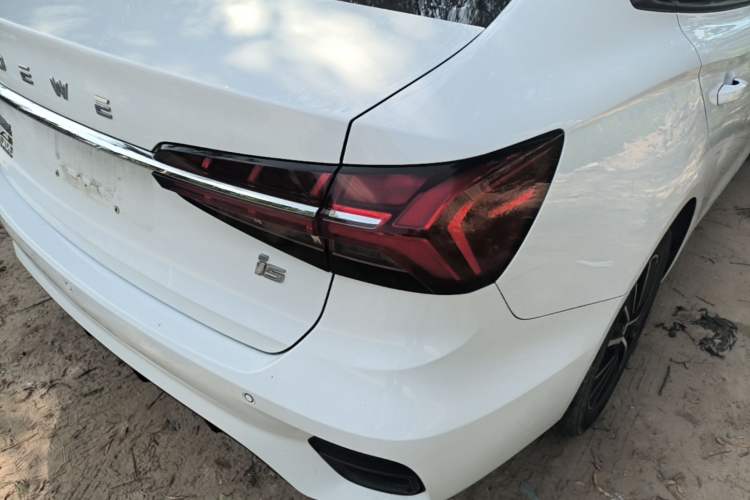 Used Roewe i5 2021 1.5L CVT Platinum Edition Right Rear Taillight