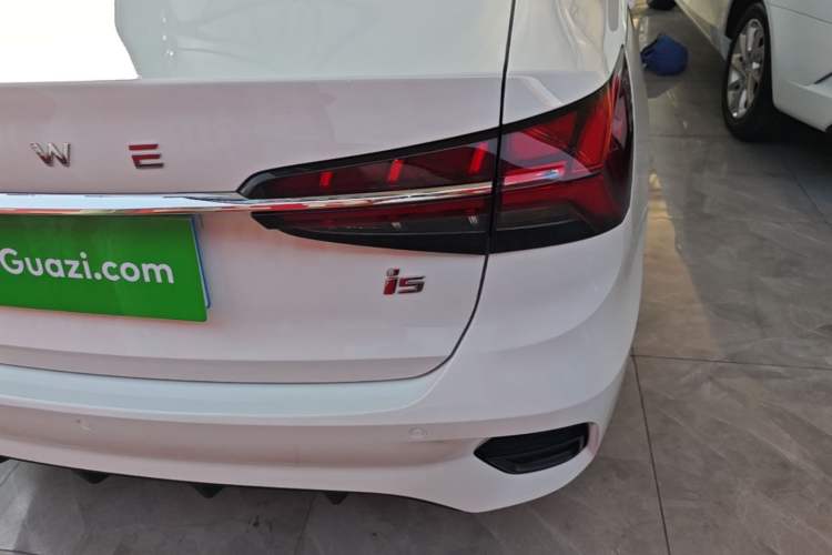 Used Roewe i5 2021 Revised Version 1.5L CVT Diamond Edition Right Rear Taillight