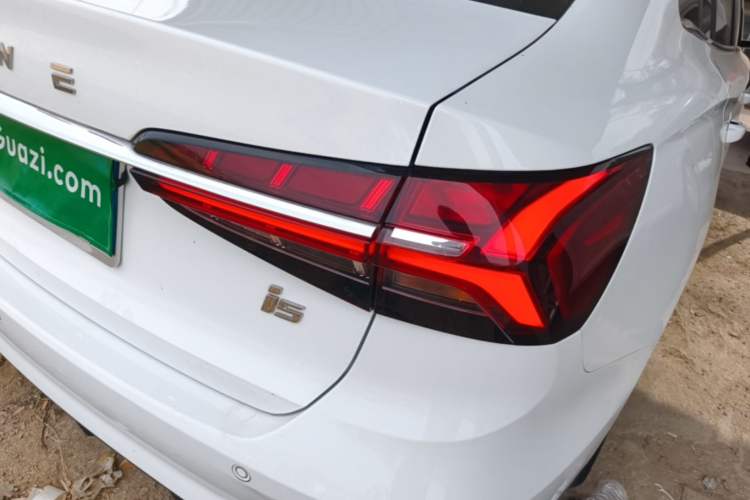 Used Roewe i5 2021 1.5L Manual Comfort Edition Right Rear Taillight