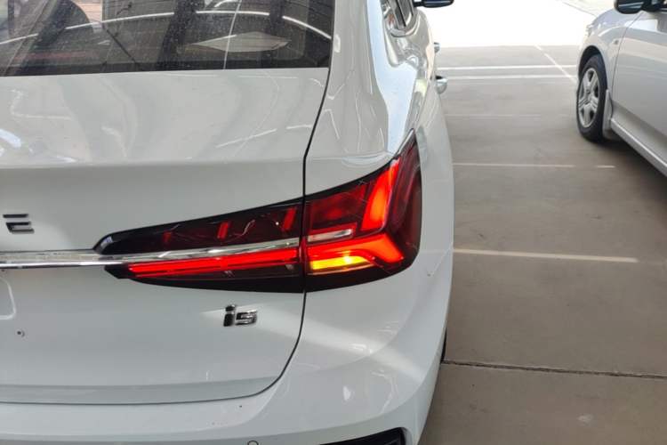 Used Roewe i5 2021 1.5L Manual Platinum Edition Right Rear Taillight