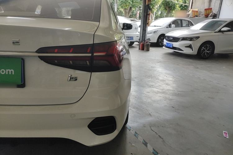 Used Roewe i5 2021 1.5L CVT Platinum Edition Right Rear Taillight