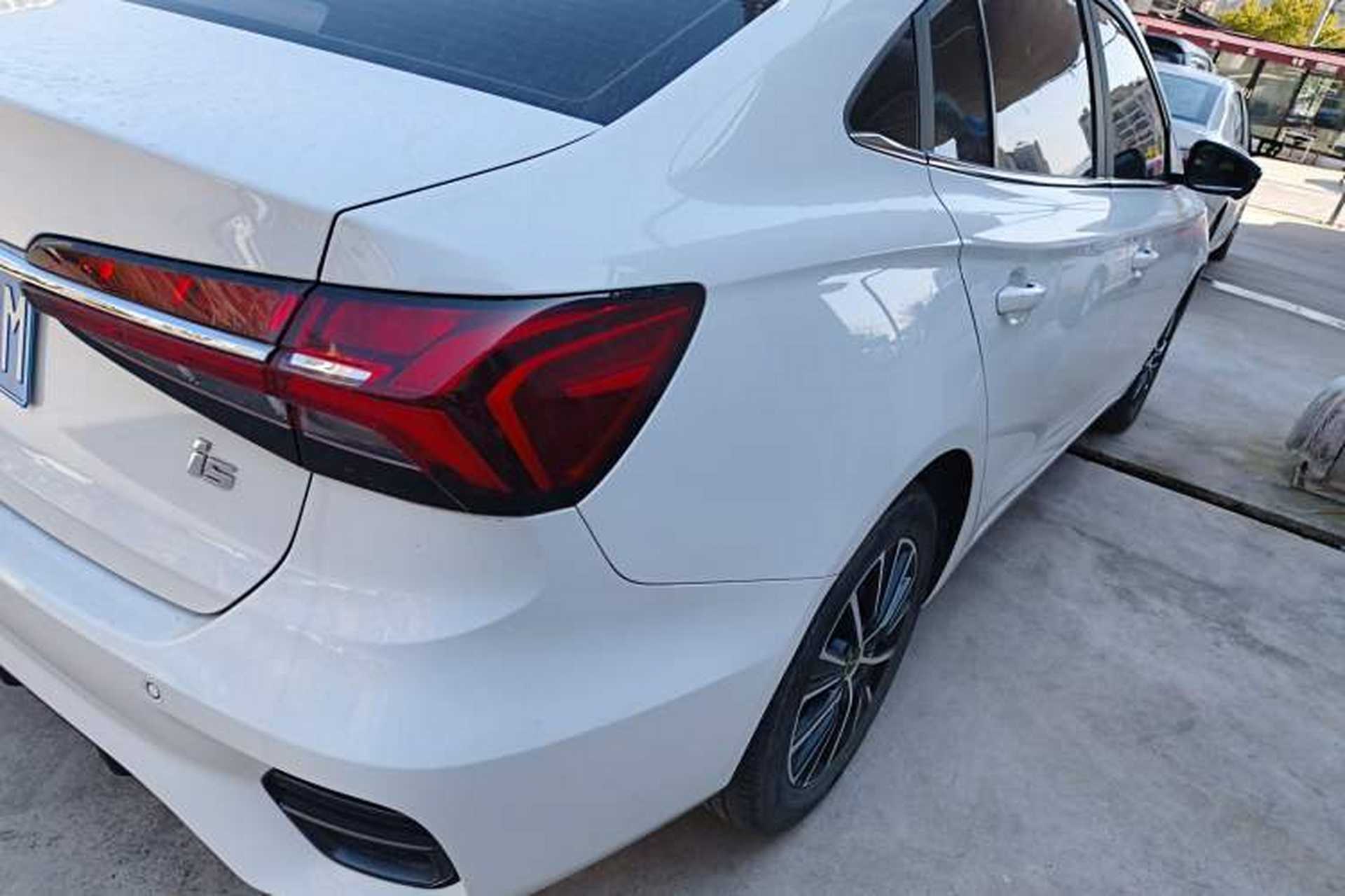 Used Roewe i5 2021 1.5L CVT Assurance Edition Right Rear Taillight