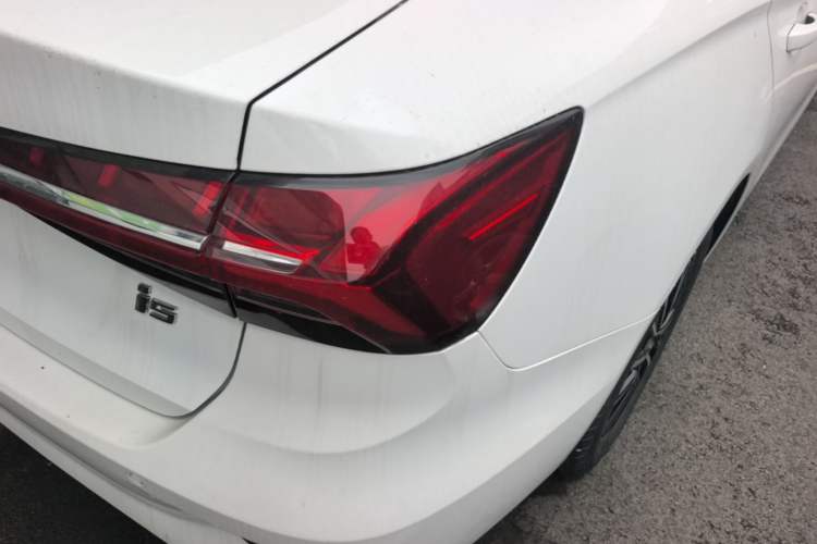 Used Roewe i5 2021 1.5L Manual Diamond Edition Right Rear Taillight