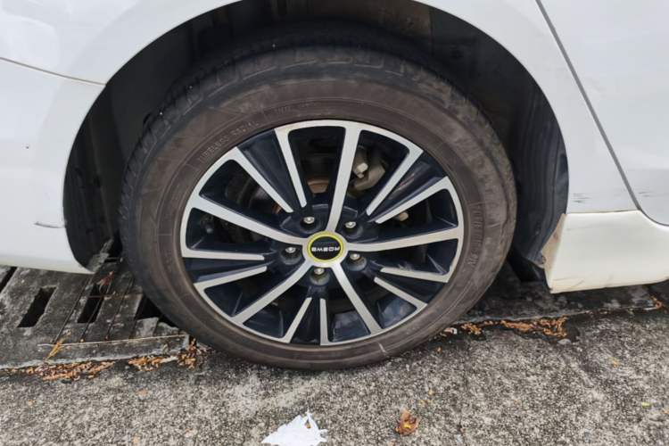 Used Roewe i5 2021 1.5L Manual Diamond Edition Right Rear Wheel Hub