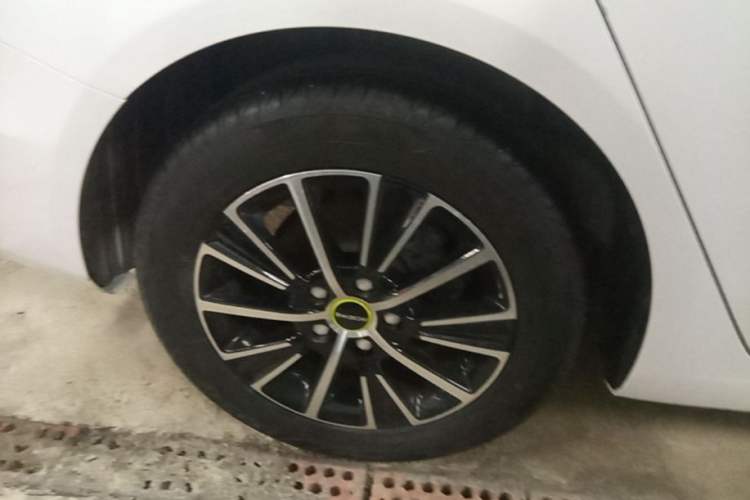 Used Roewe i5 2021 1.5L CVT Platinum Edition Right Rear Wheel Hub