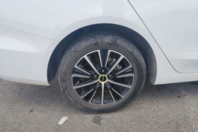 Used Roewe i5 2021 Revised Version 1.5L CVT Diamond Edition Right Rear Wheel Hub