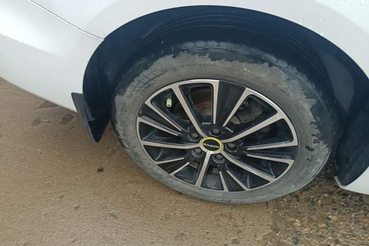 Used Roewe i5 2021 1.5L CVT Starry Edition Right Rear Wheel Hub