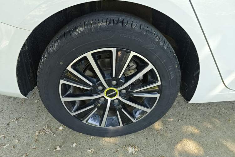 Used Roewe i5 2021 1.5L CVT Platinum Edition Right Rear Wheel Hub
