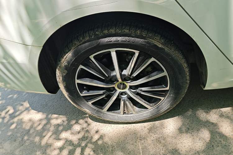 Used Roewe i5 2021 1.5L CVT Diamond Edition Right Rear Wheel Hub