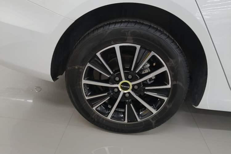 Used Roewe i5 2021 Revised Version 1.5L CVT Diamond Edition Right Rear Wheel Hub