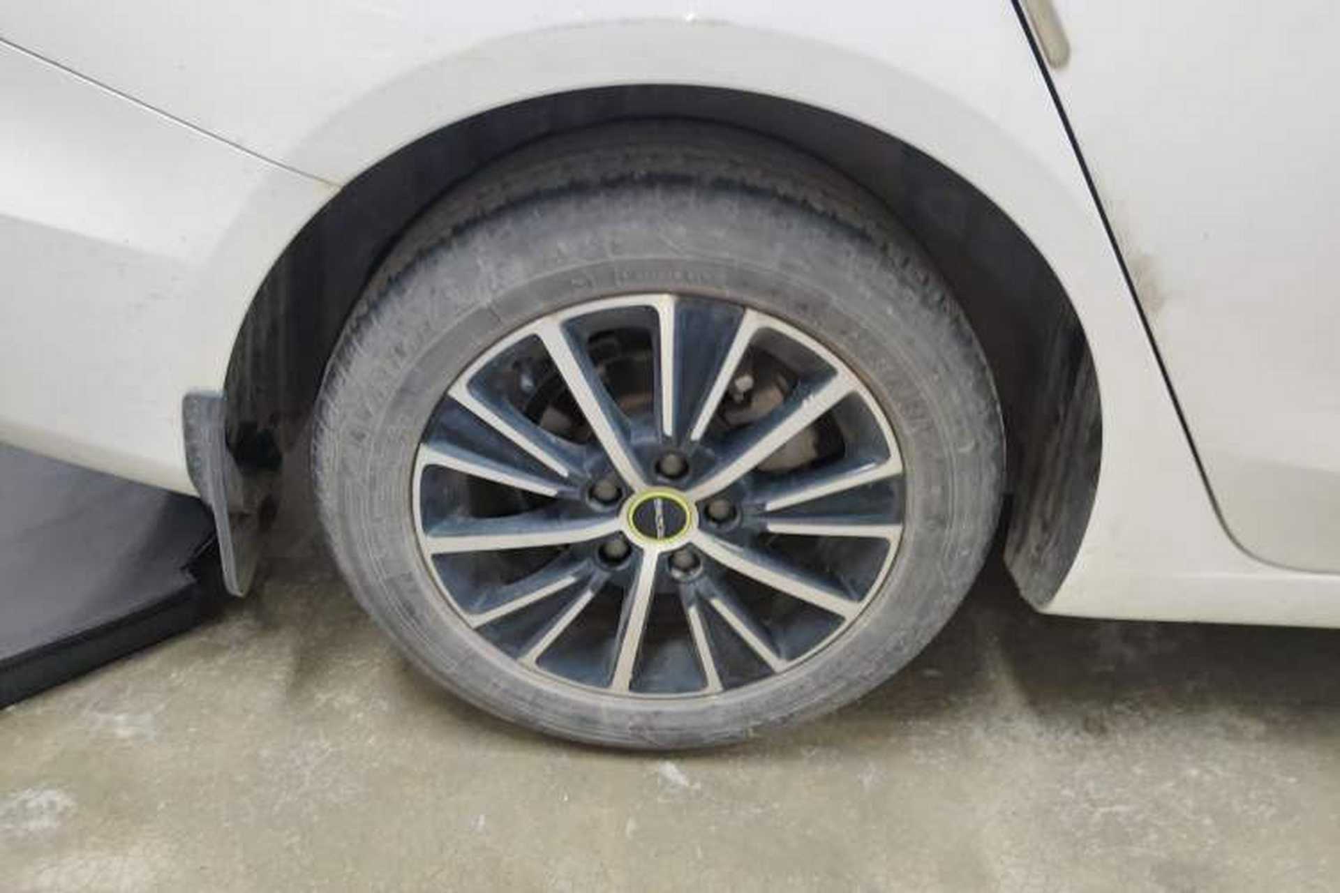 Used Roewe i5 2021 1.5L Manual Platinum Edition Right Rear Wheel Hub