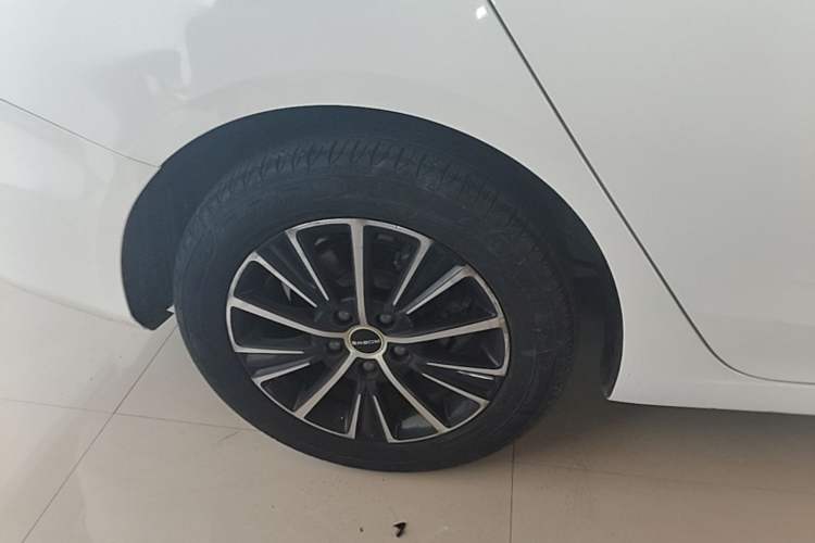 Used Roewe i5 2021 1.5L CVT Diamond Edition Right Rear Wheel Hub
