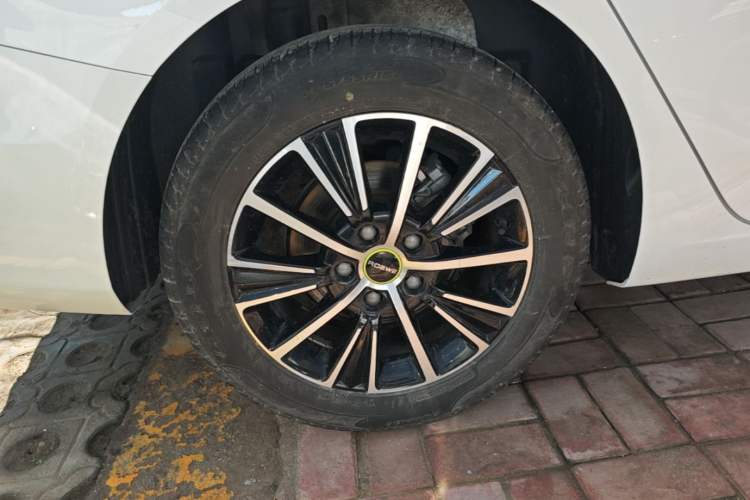 Used Roewe i5 2021 1.5L CVT Platinum Edition Right Rear Wheel Hub