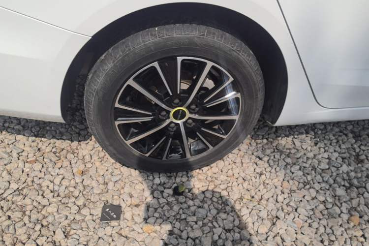 Used Roewe i5 2021 1.5L Manual Diamond Edition Right Rear Wheel Hub
