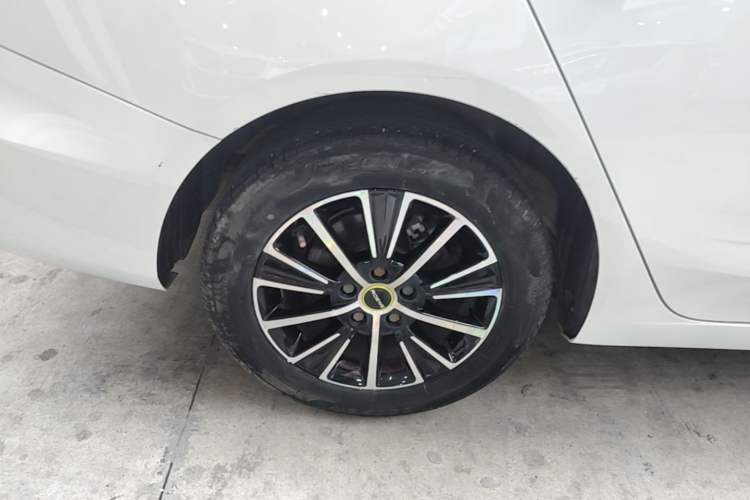 Used Roewe i5 2021 1.5L CVT Diamond Edition Right Rear Wheel Hub