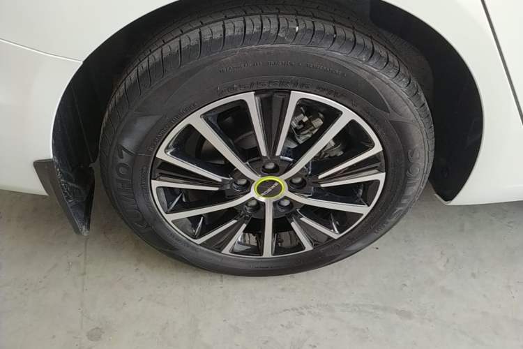 Used Roewe i5 2021 1.5L CVT Platinum Edition Right Rear Wheel Hub