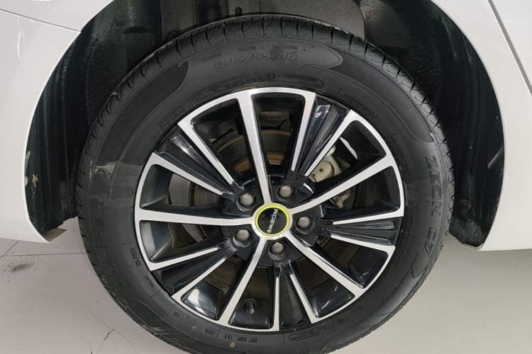 Used Roewe i5 2021 1.5L CVT Platinum Edition Right Rear Wheel Hub