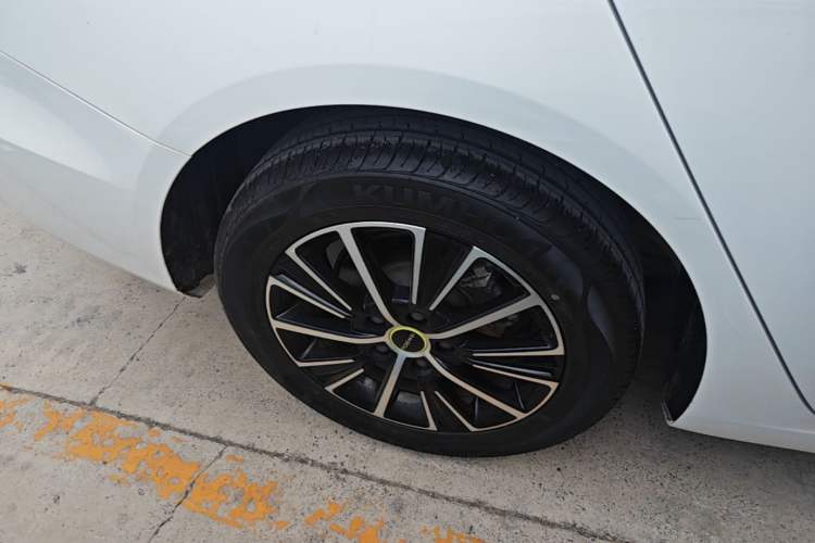 Used Roewe i5 2021 1.5L CVT Platinum Edition Right Rear Wheel Hub