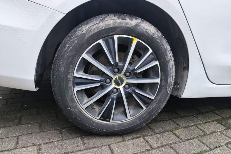 Used Roewe i5 2021 1.5L CVT Black Gold Edition Right Rear Wheel Hub